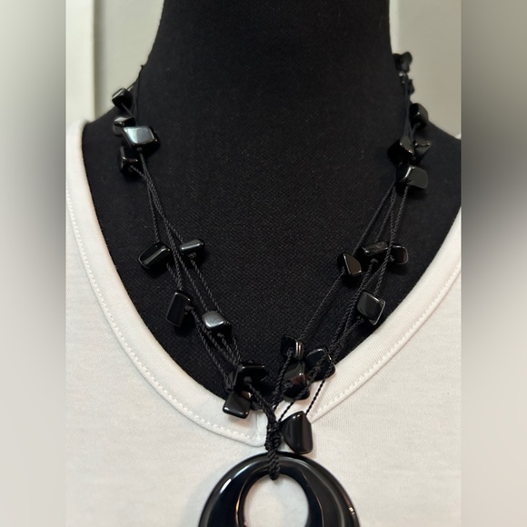 Handmade Black Beaded Pendant Necklace NEW - Picture 4 of 12